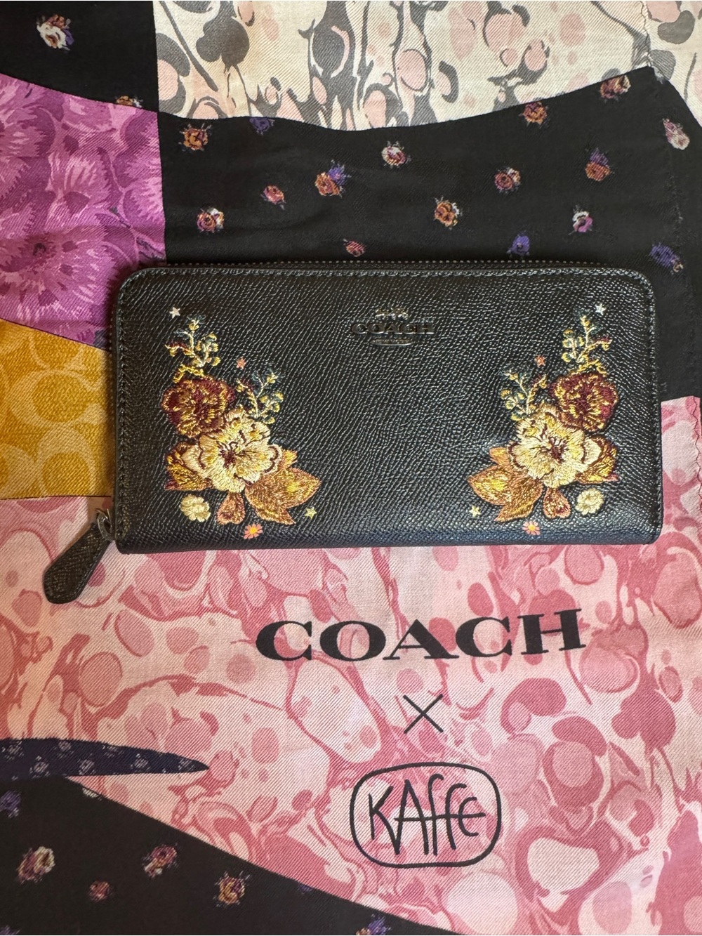 COACH Black Floral Embroidered Zip Wallet